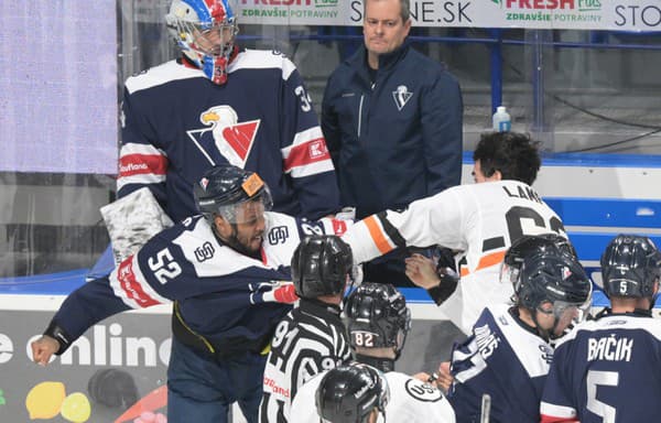 Podujatie Winter Hockey Games, na ktorom si pod holým nebom mali zmerať sily aj Slovan s Košicami, sa napokon ruší.