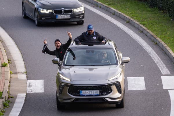 Fanúšikovia ŠK Slovan Bratislava zorganizovali autovýjazd na derby s Trnavou