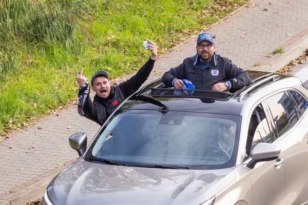 Fanúšikovia ŠK Slovan Bratislava zorganizovali autovýjazd na derby s Trnavou