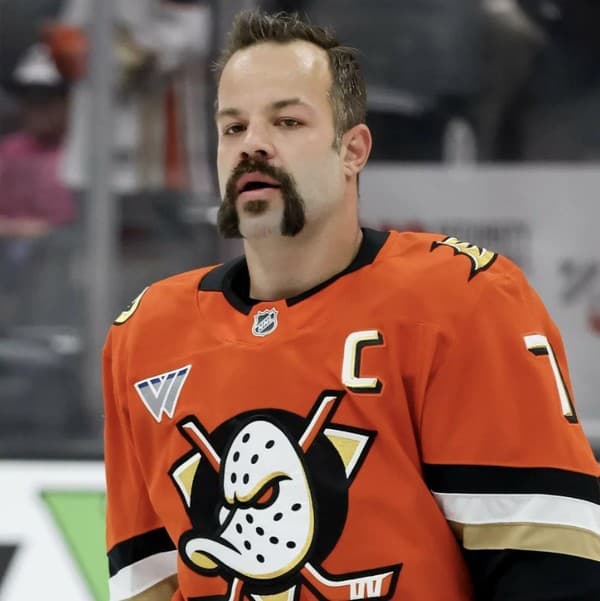 Radko Gudas šokoval NHL novým imidžom.