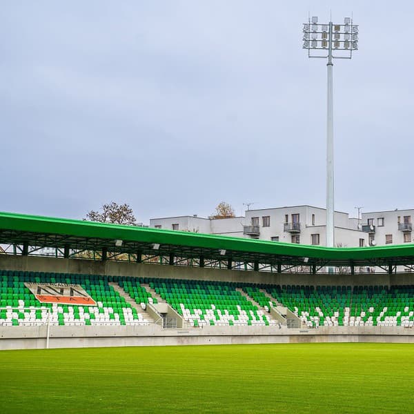 Futbalový štadión v Prešove rastie do krásy. 