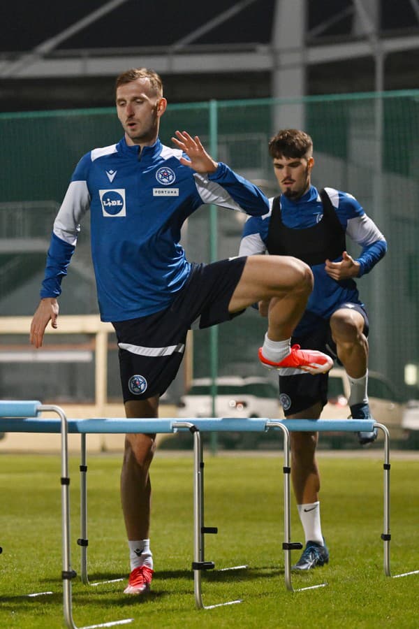 Slovenských futbalistov čaká vo Švédsku zápas o prvé miesto v skupine.