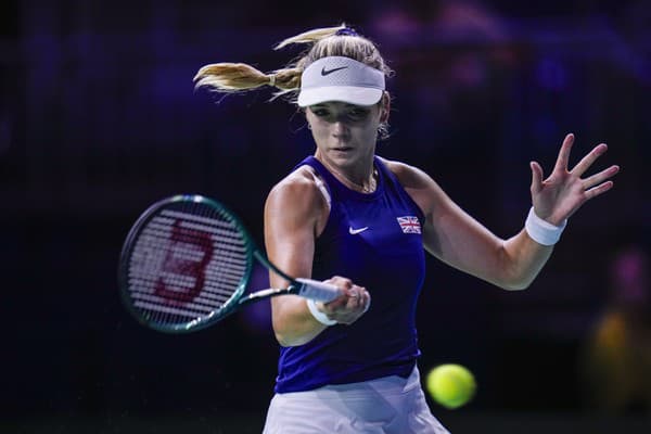 Britka Katie Boulterová v súboji s Rebeccou Šramkovou.