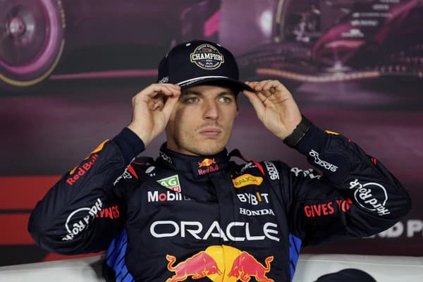 Verstappen zdolal Norrisa vo Vegas a obhájil titul