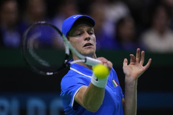 Jannik Sinner vo finále Davis Cupu proti Holandsku.