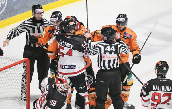 Šarvátka v zápase HC Košice - HC MONACObet Banská Bystrica