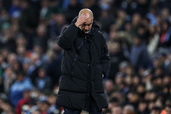 Slávny tréner Pep Guardiola momentálne na lavičke Manchestru City neprežíva tie najpríjemnejšie chvíle.