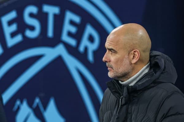 Slávny tréner Pep Guardiola momentálne na lavičke Manchestru City neprežíva tie najpríjemnejšie chvíle.