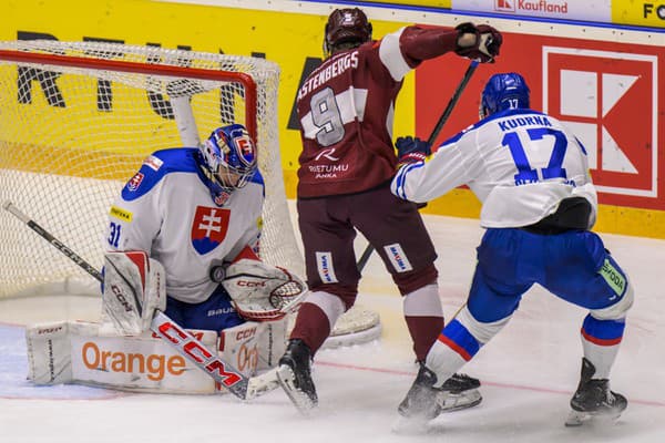 Slovenskí hokejisti po výhre nad Lotyšskom ovládli domáci turnaj.