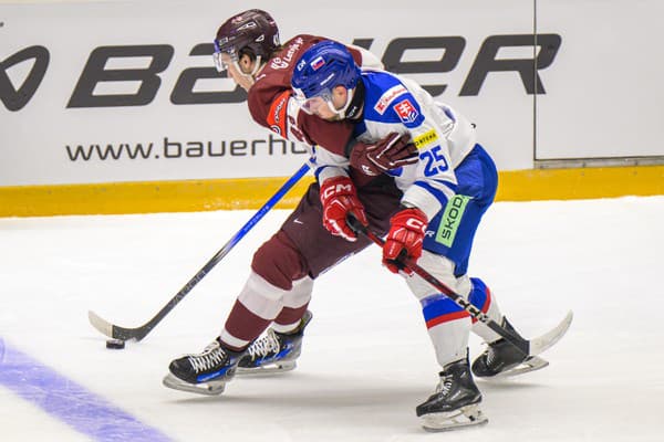 Slovenskí hokejisti po výhre nad Lotyšskom ovládli domáci turnaj.