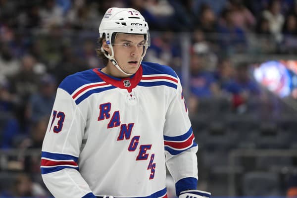 Kanadský hokejista Matt Rempe z New Yorku Rangers dostal osemzápasový dištanc za zákrok na obrancu Mira Heiskanena.