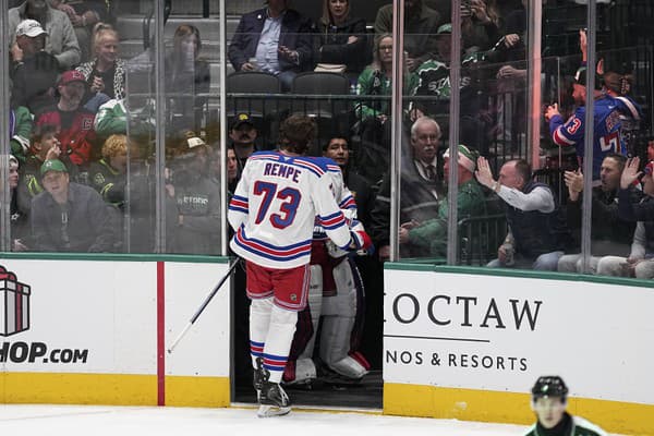 Kanadský hokejista Matt Rempe z New Yorku Rangers dostal osemzápasový dištanc za zákrok na obrancu Mira Heiskanena.