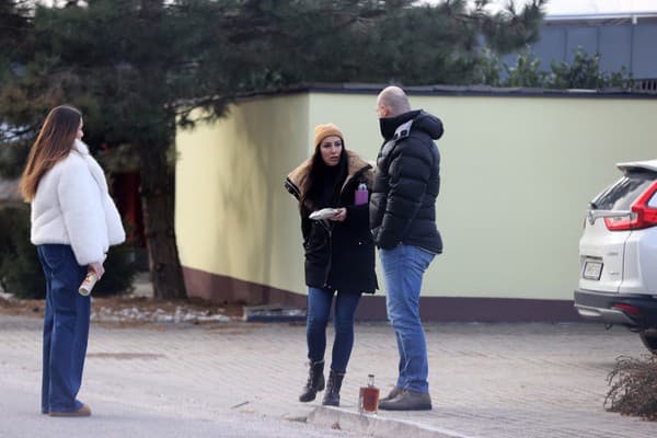 Demitrová si aj tento Štedrý večer užila romantickú prechádzku so svojím partnerom Petrom Bakom a dcérou Zarou. 








