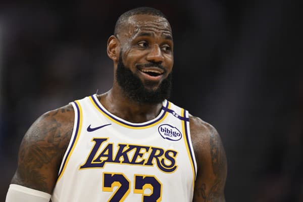 Hviezdny americký basketbalista LeBron James.