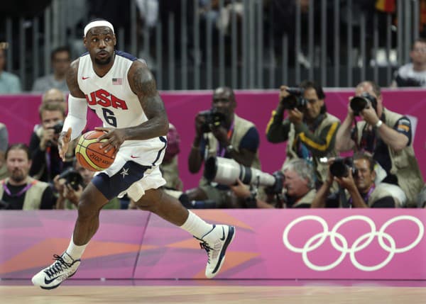 Hviezdny americký basketbalista LeBron James.