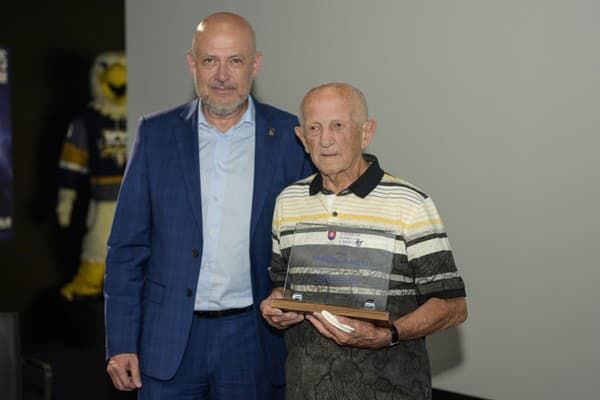 Ján Zachara (†96) získal zlato v boxe na OH 1952 v Helsinkách.
