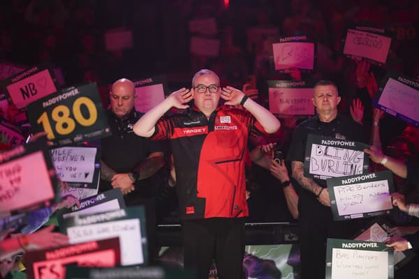 Hviezdny anglický šípkar Stephen Bunting.