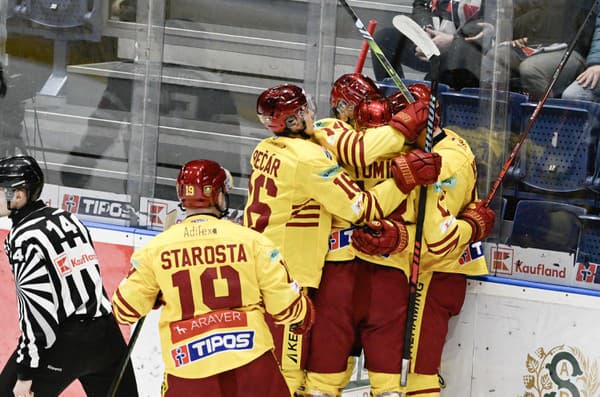 Slovan Bratislava v 35. kole Tipos Extraligy nestačil na Duklu Trenčín.