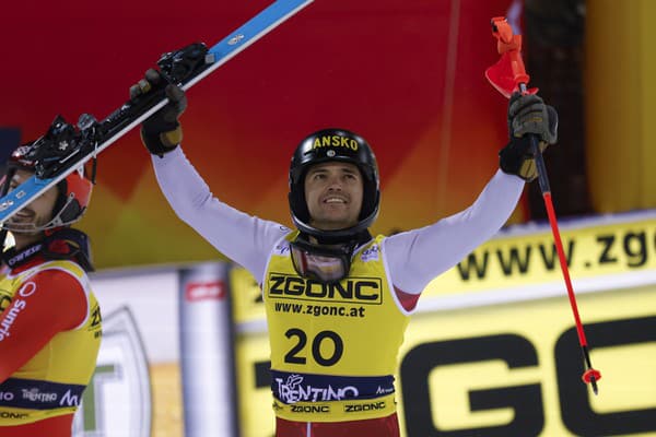 Bulharský lyžiar  Albert Popov triumfoval v stredajšom nočnom slalome v talianskom stredisku Madonna di Campiglio.