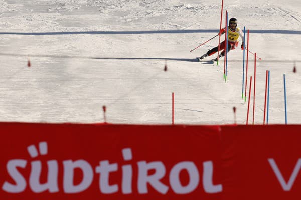 Bulharský lyžiar  Albert Popov triumfoval v stredajšom nočnom slalome v talianskom stredisku Madonna di Campiglio.