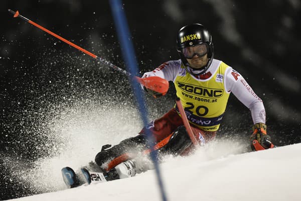 Bulharský lyžiar  Albert Popov triumfoval v stredajšom nočnom slalome v talianskom stredisku Madonna di Campiglio.