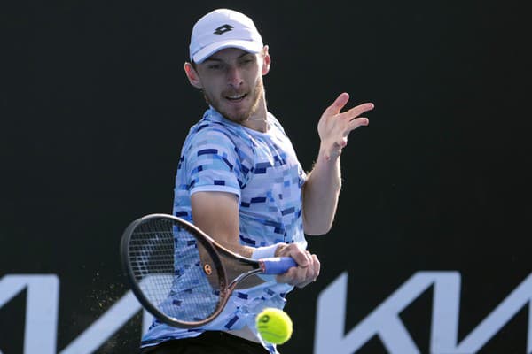 Slovenský tenista Lukáš Klein neuspel v 1. kole dvojhry na grandslamovom turnaji Australian Open.