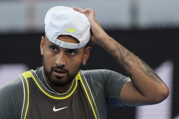 Austrálsky tenista Nick Kyrgios sa v dvojhrách z Australian Open rozlúčil.