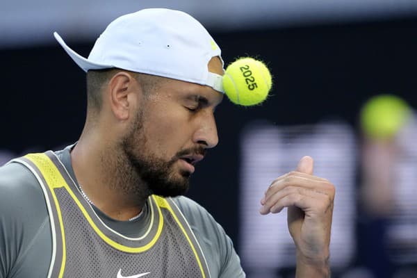 Austrálsky tenista Nick Kyrgios sa v dvojhrách z Australian Open rozlúčil.