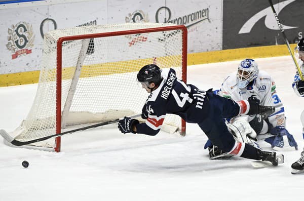 Hokejový Slovan si v 38. kole Tipos extraligy poradil s Popradom.