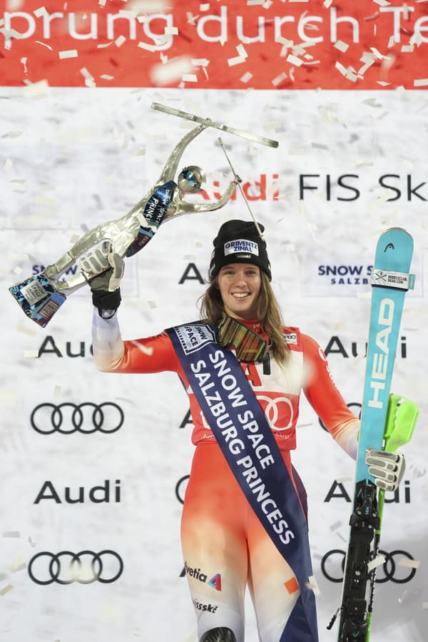 Švajčiarka Camille Rastová ovládla nočný slalom Flachau.