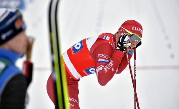 Ruský bežec na lyžiach Alexander Bolšunov mal v poslednom čase smolu.