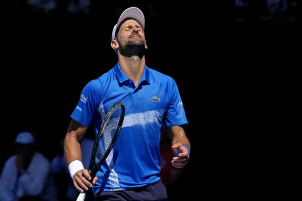 Novak Djokovič semifinále na Australian Open skrečoval.