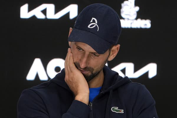 Novak Djokovič semifinále na Australian Open skrečoval.