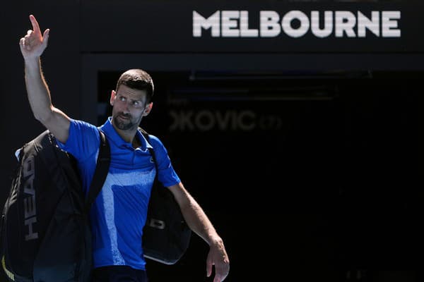 Novak Djokovič semifinále na Australian Open skrečoval.