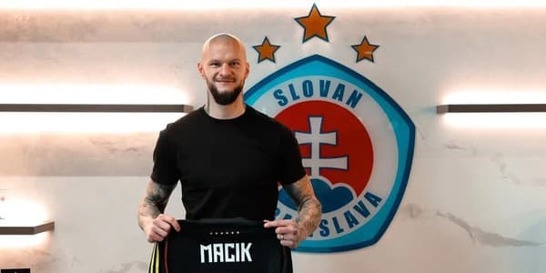 Slovenský brankár Matúš Macík posilnil ŠK Slovan Bratislava.