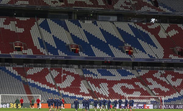 Na snímke futbalisti ŠK Slovan Bratislava počas tréningu pred zápasom záverečného 8. kola ligovej fázy Ligy majstrov proti Bayernu Mníchov v Mníchove.