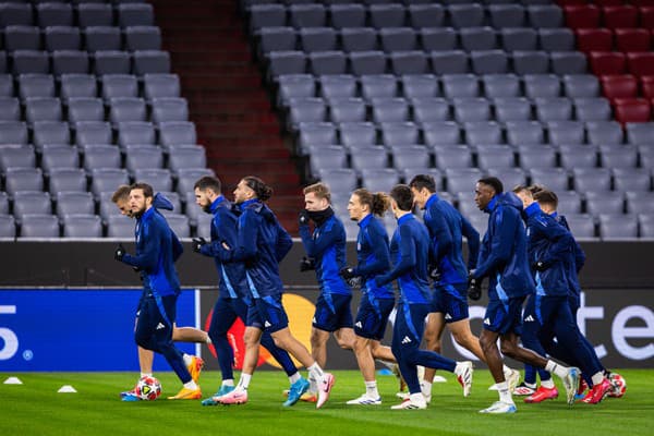 Futbalisti ŠK Slovan Bratislava počas tréningu pred posledným zápasom v Lige majstrov proti Bayernu Mníchov. 