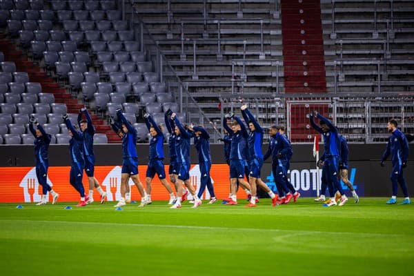 Futbalisti ŠK Slovan Bratislava počas tréningu pred posledným zápasom v Lige majstrov proti Bayernu Mníchov. 