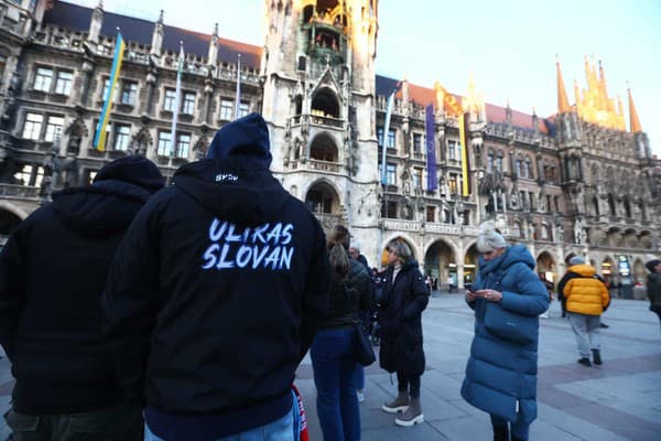 Fanúšikovia Slovana Bratislava zaplavili centrum Mníchova.