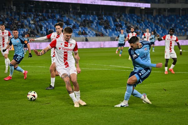 Slovan Bratislava sa v osemfinále Slovnaft Cupu stretol s Trenčínom.