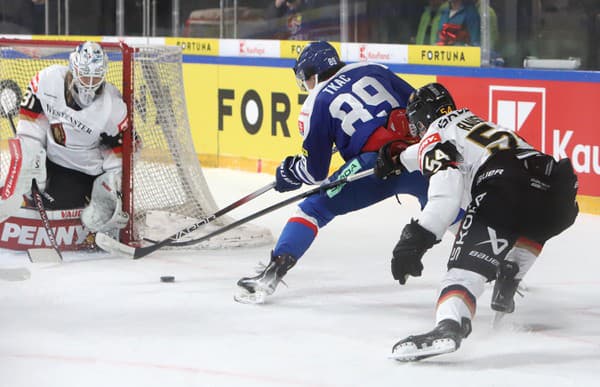 Slovenskí reprezentanti zdolali Nemecko výsledkom 4:0.