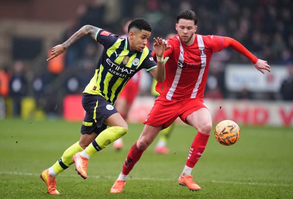 Treťoligový anglický klub Leyton Orient prehral v šestnásťfinále FC Cupu z Manchestrom City 1:2.