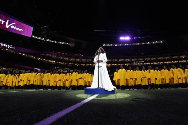 Za obete tragédie zaspievala Ledisi pieseň „Lift Every Voice and Sing“, ktorá je všeobecne považovaná za černošskú hymnu.