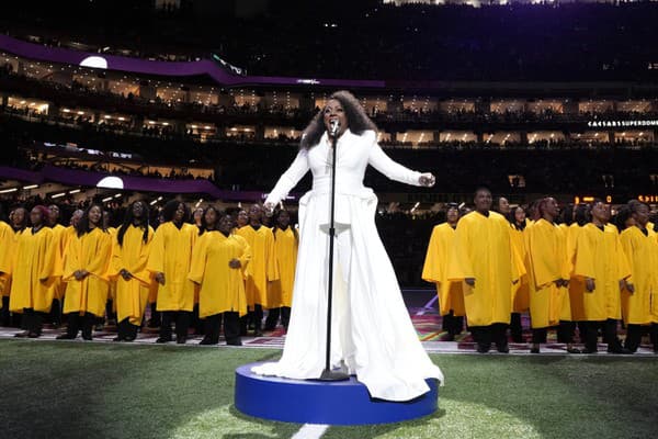 Za obete tragédie zaspievala Ledisi pieseň „Lift Every Voice and Sing“, ktorá je všeobecne považovaná za černošskú hymnu.