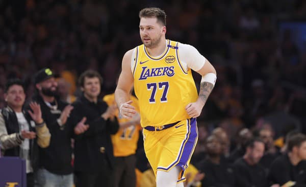 Hviezdny Slovinec Luka Dončič pri debute v drese Los Angeles Lakers.