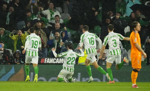 Real Madrid podľahol Betisu Sevilla 1:2.