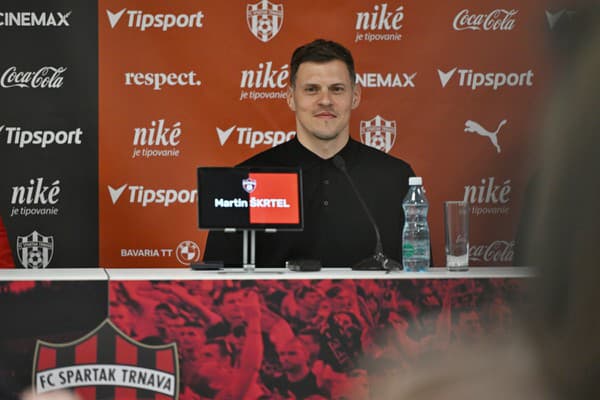 Na snímke nový športový riaditeľ FC Spartak Trnava Martin Škrtel počas tlačovej konferencii.