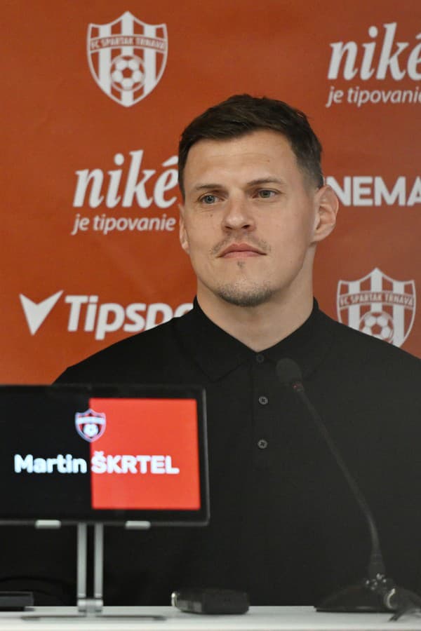 Na snímke nový športový riaditeľ FC Spartak Trnava Martin Škrtel počas tlačovej konferencii.