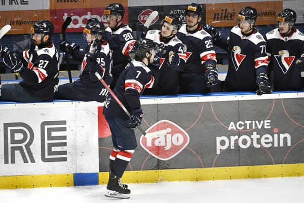 HC Slovan Bratislava – HKM Zvolen 2:4 (1:2, 1:2, 0:0).