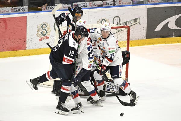 V kvalifikácii o play-off podľahol Slovan Bratislava Zvolenu výsledkom 3:1 na zápasy.